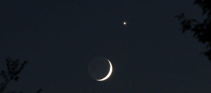 Conjunción Luna, Venus y Saturno visible hoy al anochecer